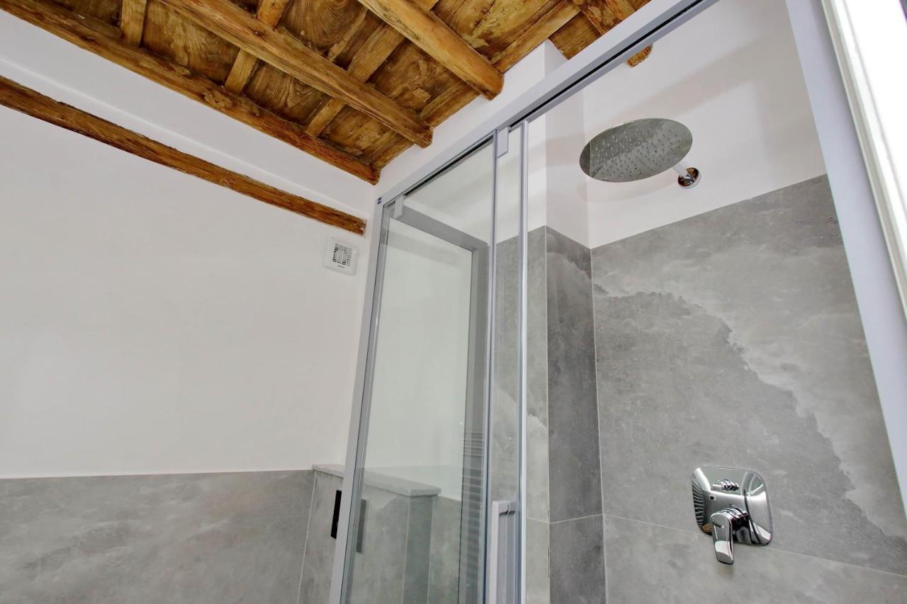 Ych-Farnese Charme Apartment Rome Luaran gambar