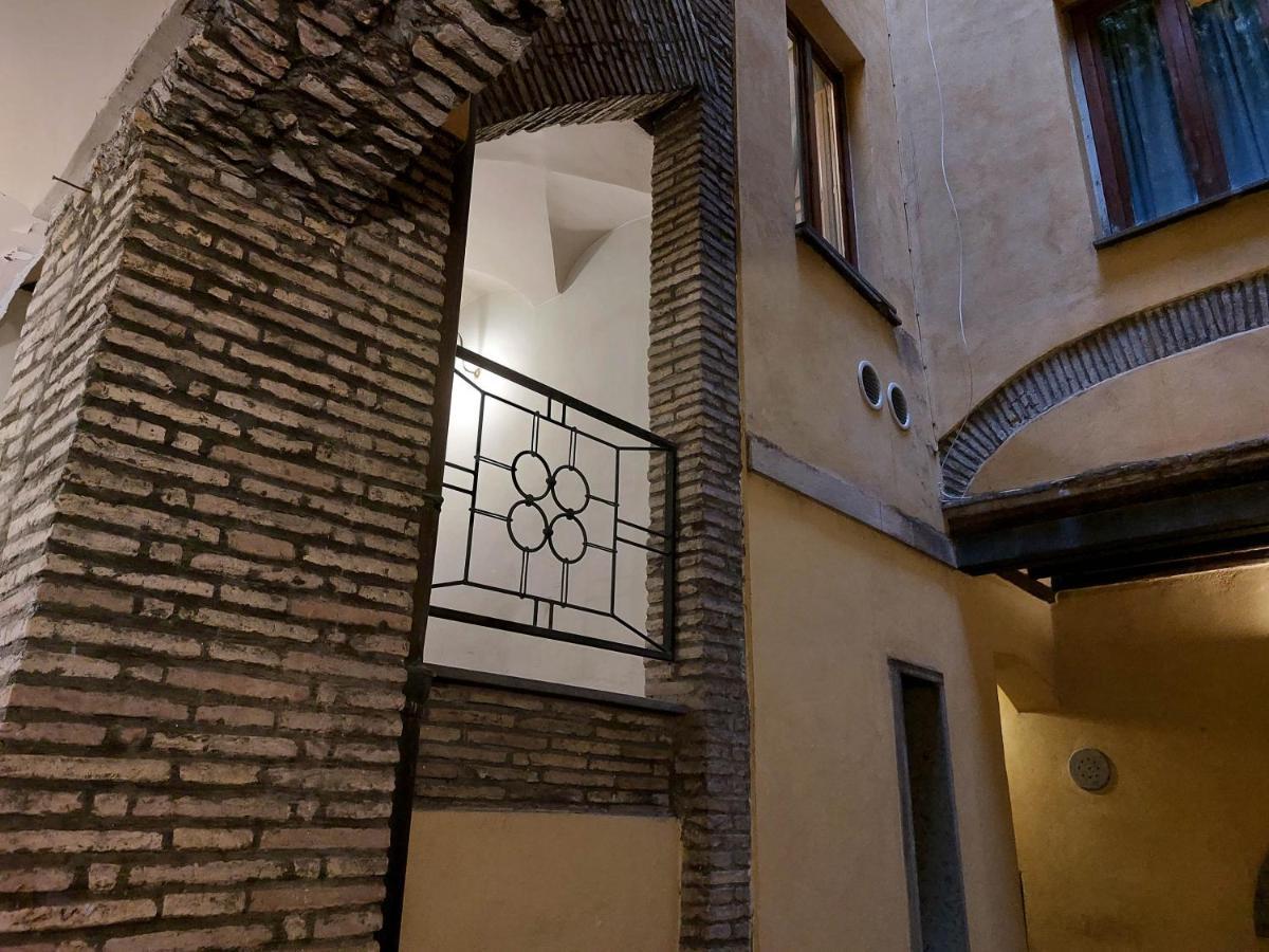 Ych-Farnese Charme Apartment Rome Luaran gambar