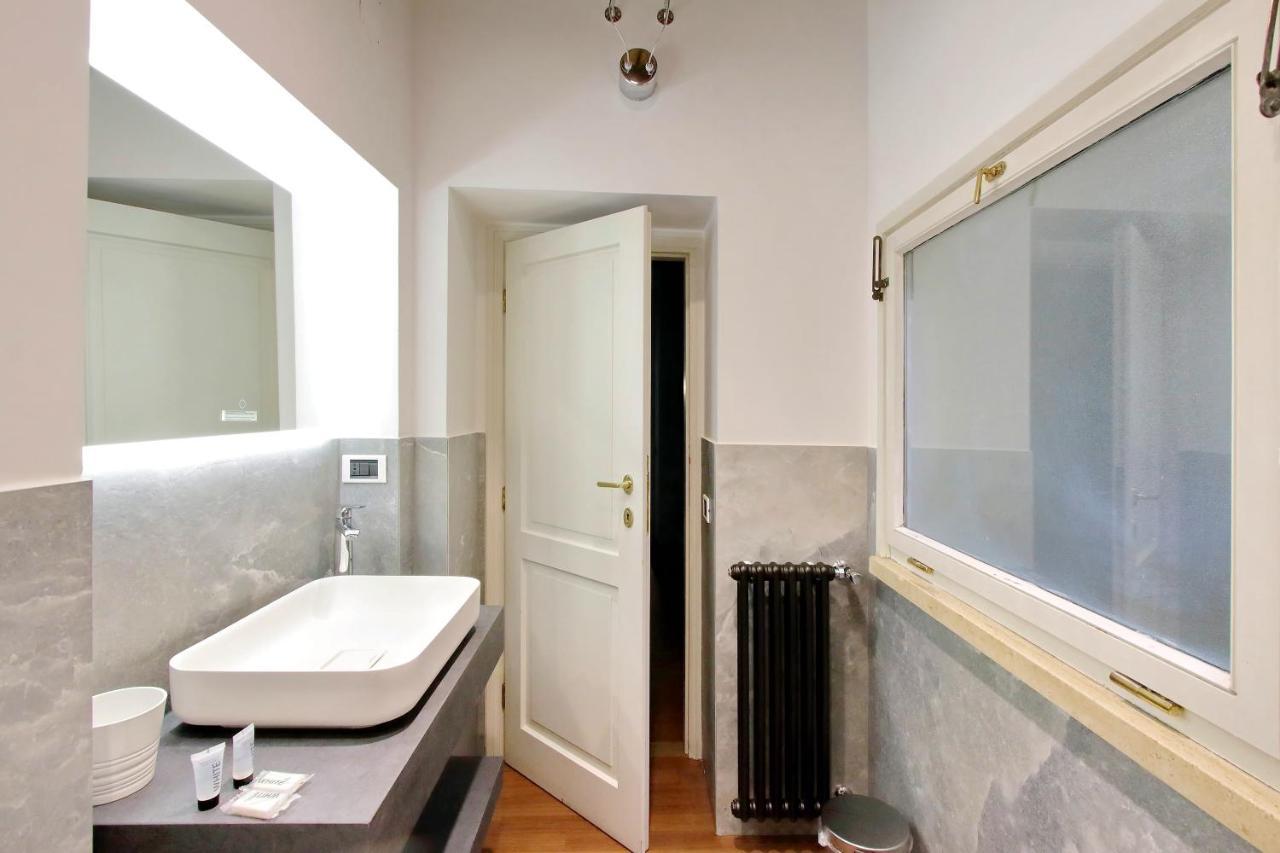 Ych-Farnese Charme Apartment Rome Luaran gambar